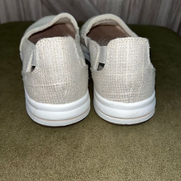 Clarks‎ CloudSteppers Gold Weave Shoes Womens Size 6.5 Loafers Comfort Slip-On - Picture 3 of 5